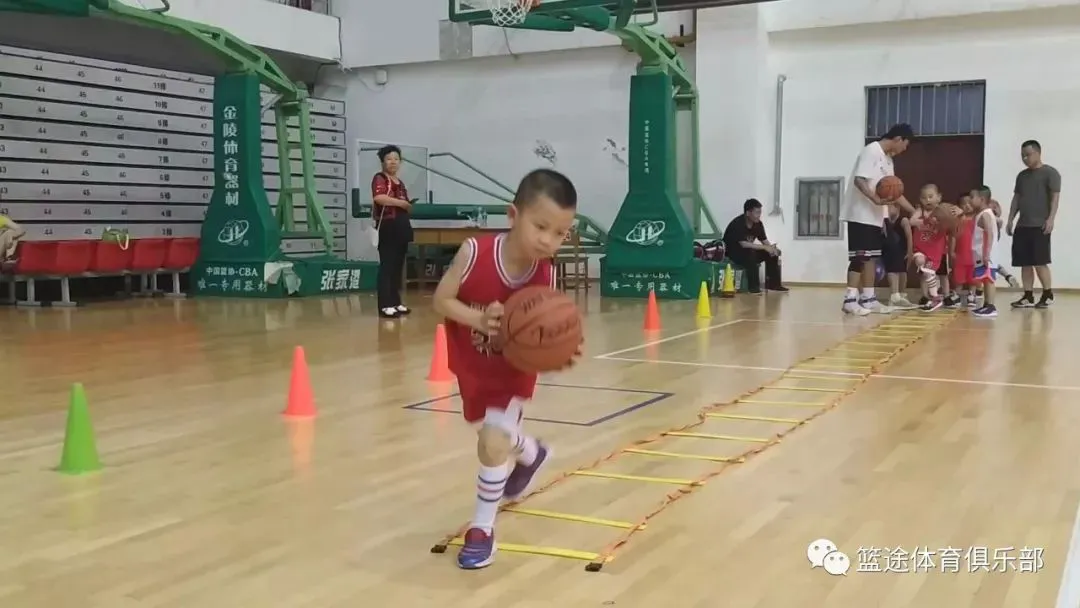 中考篮球技巧训练方法_2